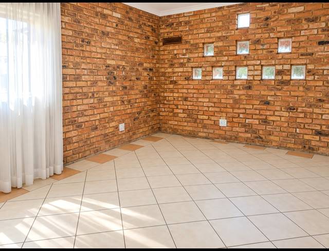 3 BEDROOM FREESTANDING FOR SALE IN CRYSTAL PARK